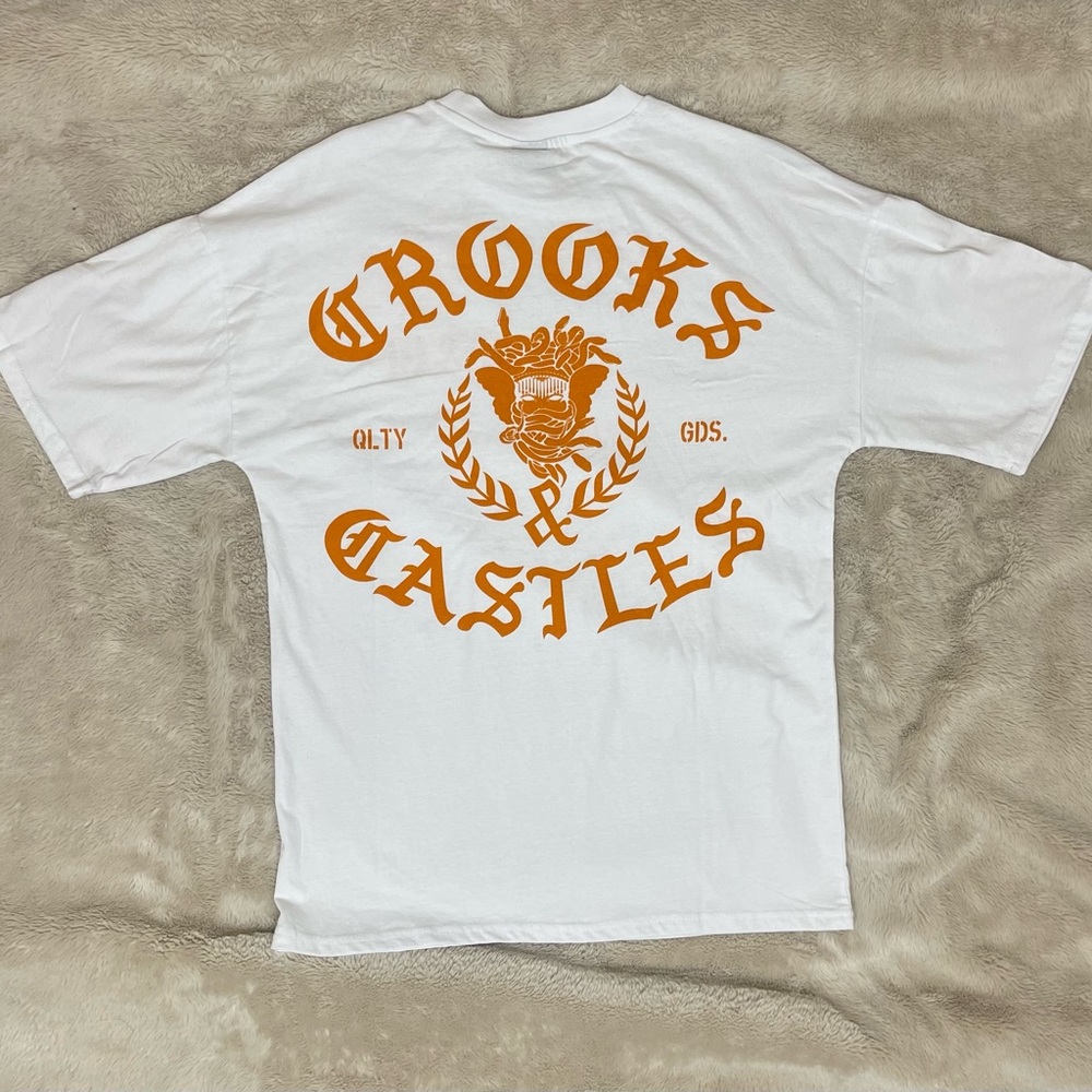 NWT Crooks and Castles old english T shirt small
